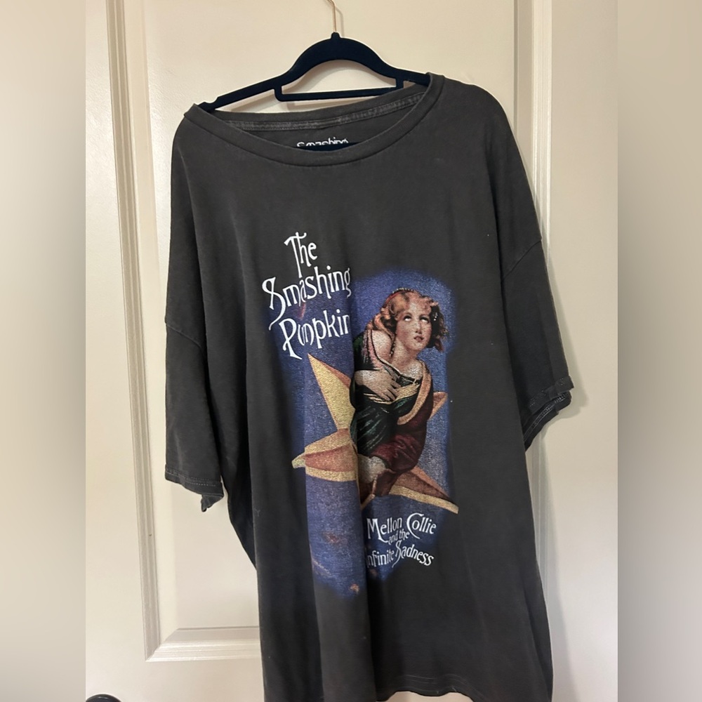 NWOT smashing pumpkins band tee